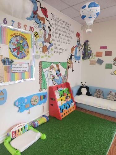 Toddler-room-reading-corner